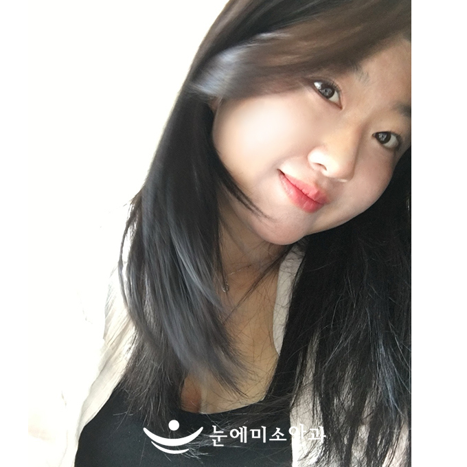 안경을 쓰다가 안 쓴다는 것 자체가 좋아진 것 같습니다.